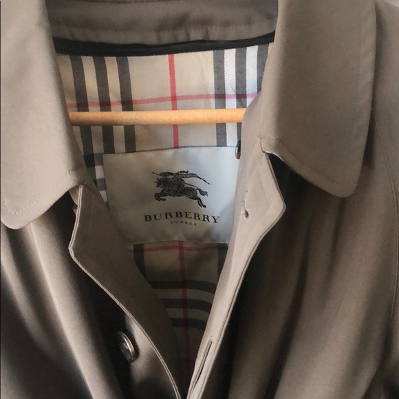 Men’s Burberry trench coat - Picture 2 of 11